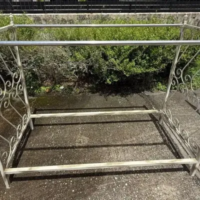 Metal Frame 2