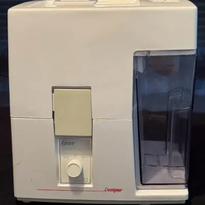 Vintage Oster Designer Juice Extractor Model 332 White Electric Juicer