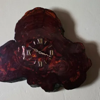 Handcrafted Live Edge Wood Slab Wall Clock – High Gloss Finish – Quartz Movement