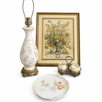 129 vintagefloralporcelainlamp englishvanityset