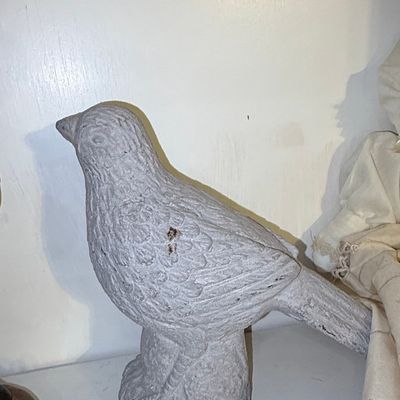 Sale Photo Thumbnail #429: Concrete Robin Bird Statue