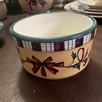 Sale Photo Thumbnail #444: Lenox Winter Greetings Everyday Bowl