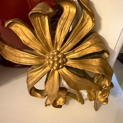 Sale Photo Thumbnail #318: Vintage Syroco Gold Floral Wall Plaque