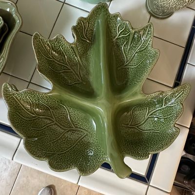 Sale Photo Thumbnail #519: Lillian Vernon Leaf-Shaped Divided Serving Dish