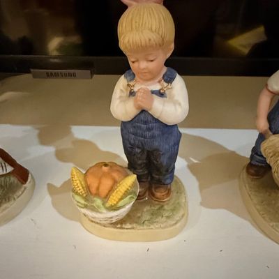 Sale Photo Thumbnail #594: Homco Denim Days "A Time for Thanks" Figurine #1506
