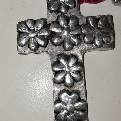 Sale Photo Thumbnail #507: A La Carte Cast Aluminum Floral Wall Cross
