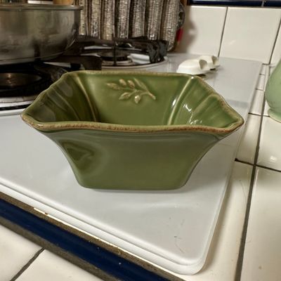 Arenito Portugal Olive Motif Square Stoneware Bowl