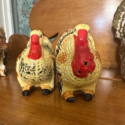 Vintage Ceramic Turkey Salt and Pepper Shakers - Made in Japan