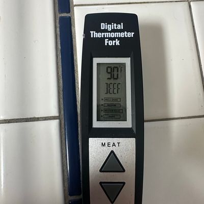 Sale Photo Thumbnail #632: Digital Meat Thermometer Fork