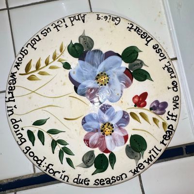 Sale Photo Thumbnail #630: D'Vine Designs Hand-Painted Decorative Plate