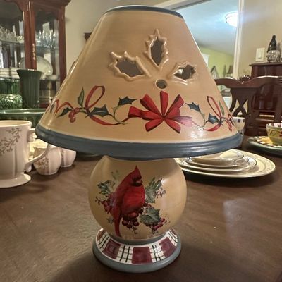 Sale Photo Thumbnail #345: Lenox Winter Greetings Everyday Candle Lamp