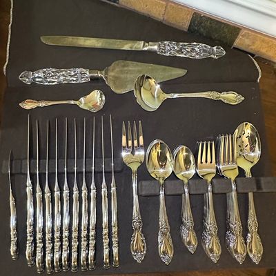 Sale Photo Thumbnail #11: Wallace Grand Baroque Sterling Silver Flatware Service