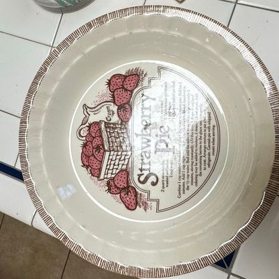 Sale Photo Thumbnail #462: Royal China by Jeannette Strawberry Pie Plate