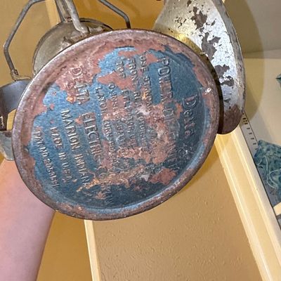 Sale Photo Thumbnail #273: Delta Electric Powerlite Railroad Lantern