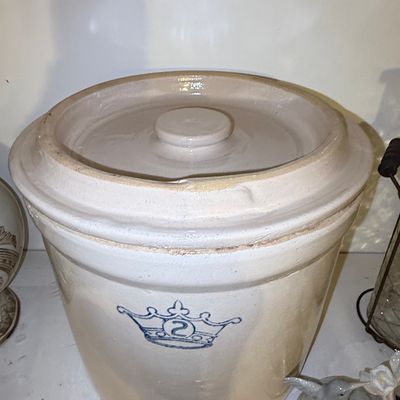 Sale Photo Thumbnail #68: Robinson Ransbottom Blue Crown 2-Gallon Stoneware Crock with Lid