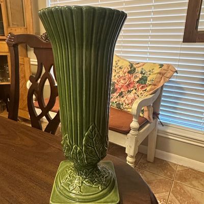 Sale Photo Thumbnail #223: Shawnee Pottery Double Dove Vase