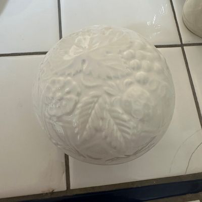 Sale Photo Thumbnail #466: Mikasa English Countryside White Covered Sugar Bowl
