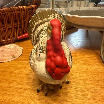 Sale Photo Thumbnail #501: Vintage Ceramic Turkey Salt and Pepper Shaker