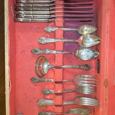 Sale Photo Thumbnail #59: 1847 Rogers Bros. Silverplate Flatware Set
