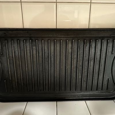 Sale Photo Thumbnail #214: Lodge Cast Iron Reversible Grill/Griddle
