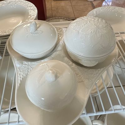 Sale Photo Thumbnail #359: White Embossed Grapevine Condiment Server