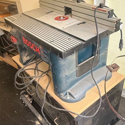Sale Photo Thumbnail #53: Bosch RA1181 Benchtop Router Table