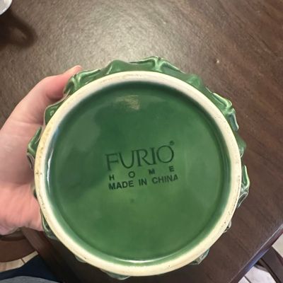 Sale Photo Thumbnail #647: Furio Home Green Oak Leaf Pattern Covered Bowl