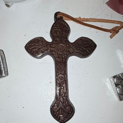 Sale Photo Thumbnail #347: Cast Iron Fleur De Lis Floral Cross Wall Decor
