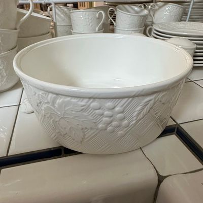 Sale Photo Thumbnail #145: Mikasa English Countryside White 9" Salad Serving Bowl