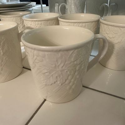 Mikasa English Countryside White Mugs