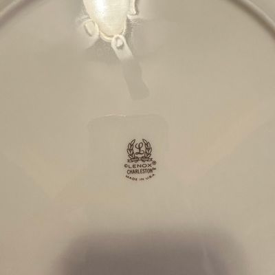 Sale Photo Thumbnail #548: Lenox Charleston Dinner Plate