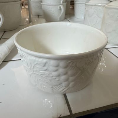 Sale Photo Thumbnail #201: Mikasa English Countryside White DP900 Small Bowl