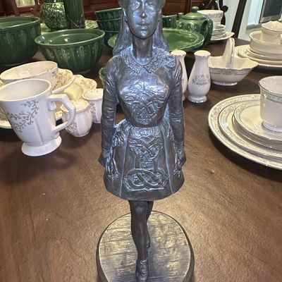 Sale Photo Thumbnail #89: Genesis Fine Arts Irish Dancer Figurine (FF026)