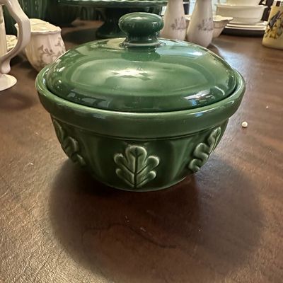 Sale Photo Thumbnail #645: Furio Home Green Oak Leaf Pattern Covered Bowl