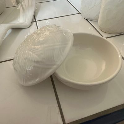 Sale Photo Thumbnail #468: Mikasa English Countryside White Covered Sugar Bowl