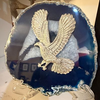 Sale Photo Thumbnail #153: Agate Slice Wall Plaque with Silver-Tone Eagle
