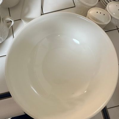 Sale Photo Thumbnail #537: Mikasa English Countryside White Serving Bowl