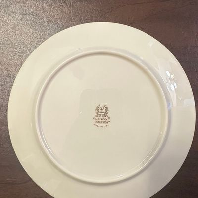 Sale Photo Thumbnail #607: Lenox Charleston Dinner Plate