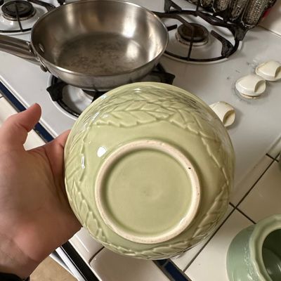 Sale Photo Thumbnail #305: Vintage McCoy Pottery Leaf Pattern Mixing Bowl