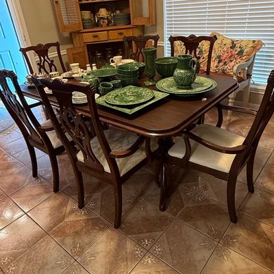 Sale Photo Thumbnail #29: Johnson Brothers Eternal Beau Green Dinnerware Set
