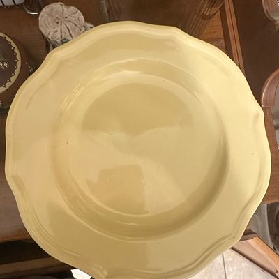 Federalist Ironstone Buttercup Yellow Scalloped Dinner Plate
