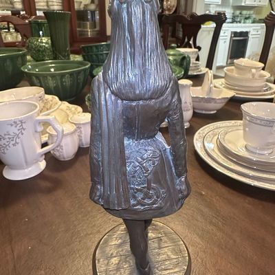 Sale Photo Thumbnail #88: Genesis Fine Arts Irish Dancer Figurine (FF026)