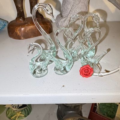 Sale Photo Thumbnail #282: Murano Style Glass Swan Figurine Trio with Rose Accent