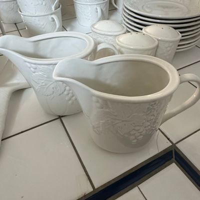 Mikasa English Countryside White Gravy Boat
