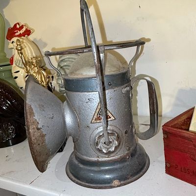Sale Photo Thumbnail #270: Delta Electric Powerlite Railroad Lantern