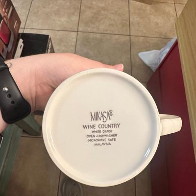 Sale Photo Thumbnail #604: Mikasa Wine Country White Mug