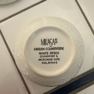 Sale Photo Thumbnail #470: Mikasa English Countryside White Covered Sugar Bowl