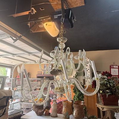 Sale Photo Thumbnail #2: Vintage Italian Murano Glass Chandelier
