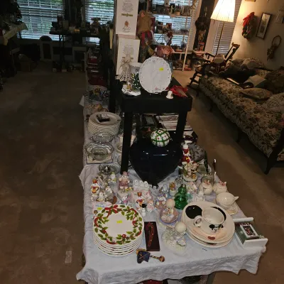 Mickey Mouse plates and cup