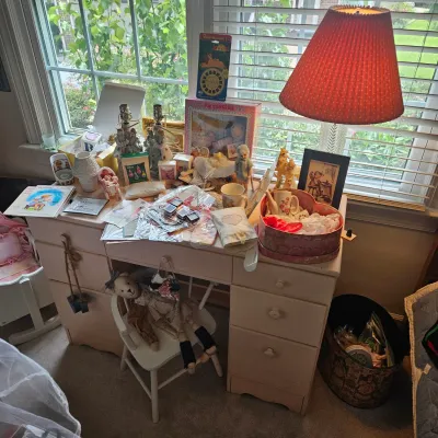Sale Photo Thumbnail #18: Vintage Desk